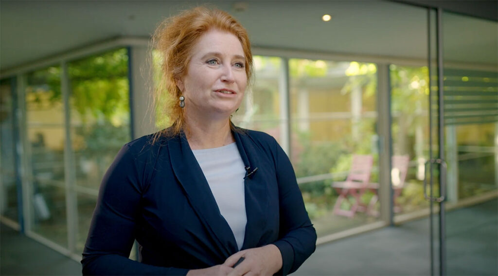Sabine van Saar aan Huis bij RTL Z